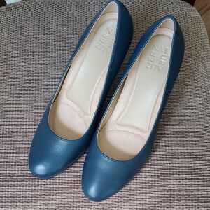 Naturalizer women's pumps-NEW